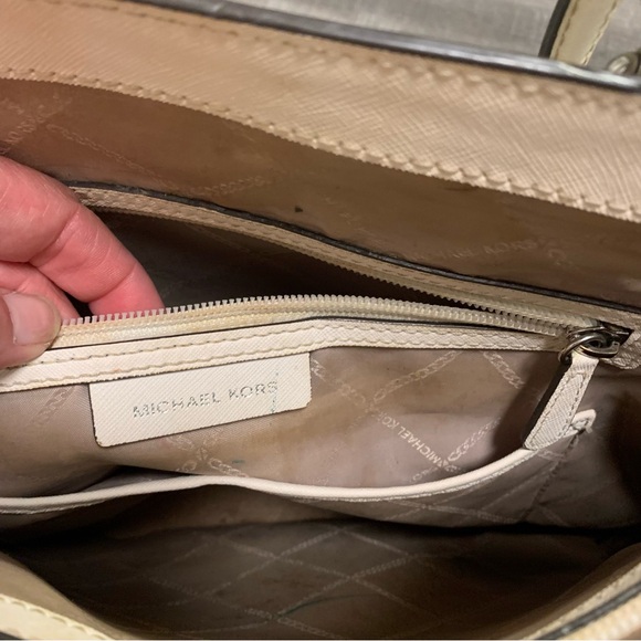 Michael Kors Voyager East West Tote Bag Optic White Die Cut Logo & Wallet - Picture 8 of 14